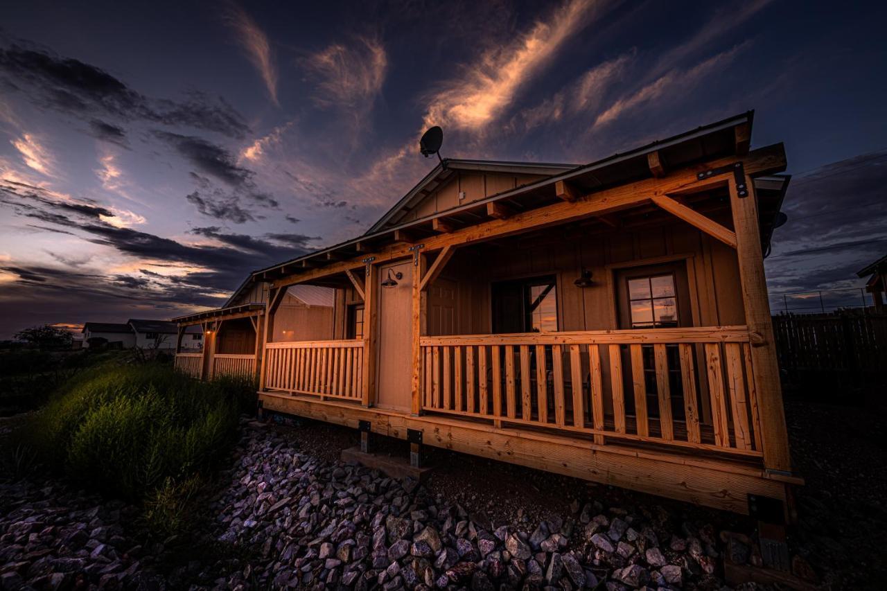 -Pet Friendly- Miners Cabin #6 - King Bed With Private Balcony تومبستون المظهر الخارجي الصورة