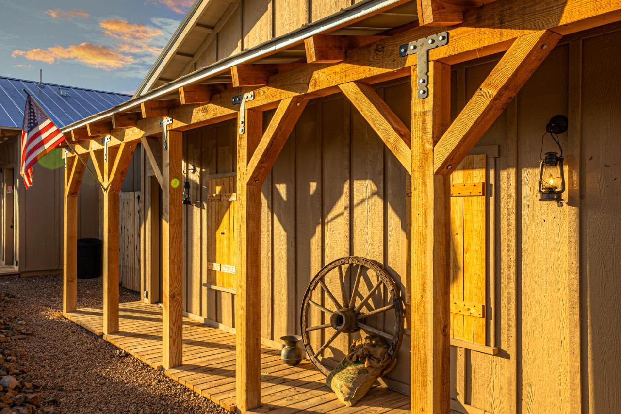 -Pet Friendly- Miners Cabin #6 - King Bed With Private Balcony تومبستون المظهر الخارجي الصورة