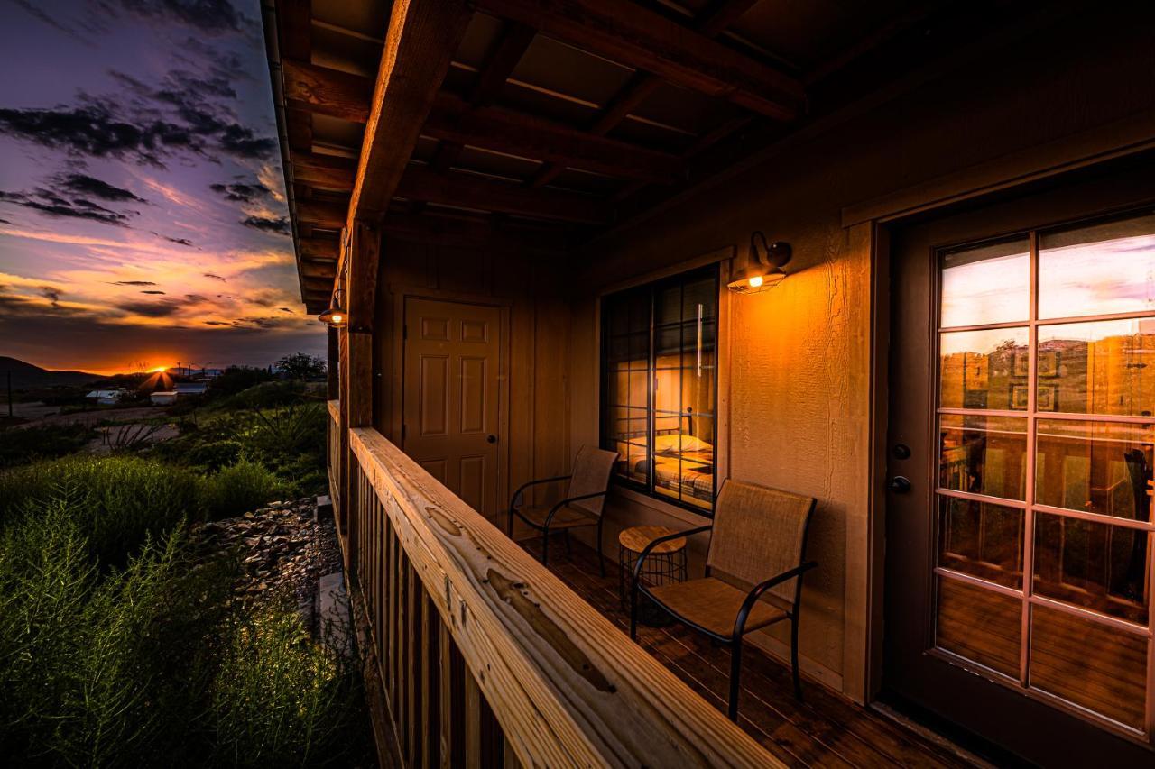 -Pet Friendly- Miners Cabin #6 - King Bed With Private Balcony تومبستون المظهر الخارجي الصورة