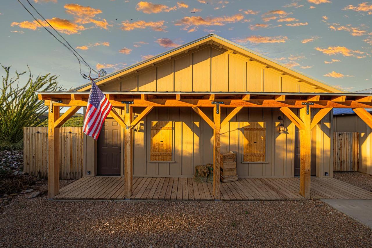 -Pet Friendly- Miners Cabin #6 - King Bed With Private Balcony تومبستون المظهر الخارجي الصورة